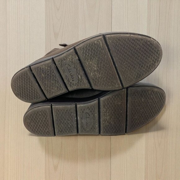 Clarks Shaylin Up Women's Taupe Suede Side Zip Ankle Boots Wedge Heel Sz 9.5D - Picture 6 of 9